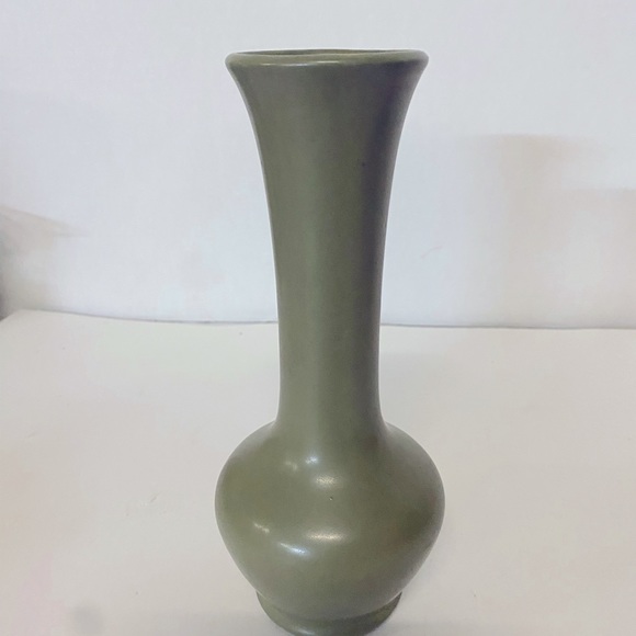 Vintage McCoy Florine vase matte olive green # 403 - Picture 2 of 6
